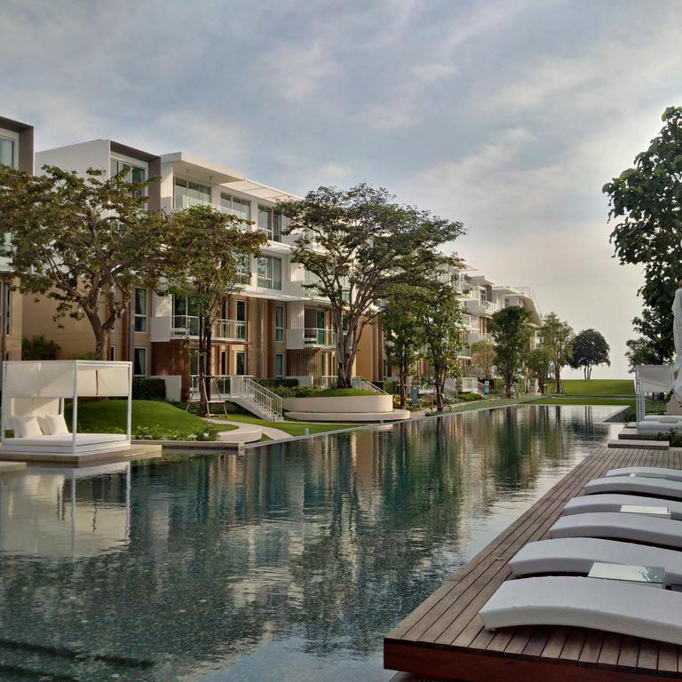 Huahin Luxury Beachfront Condo By Ml Номер фото
