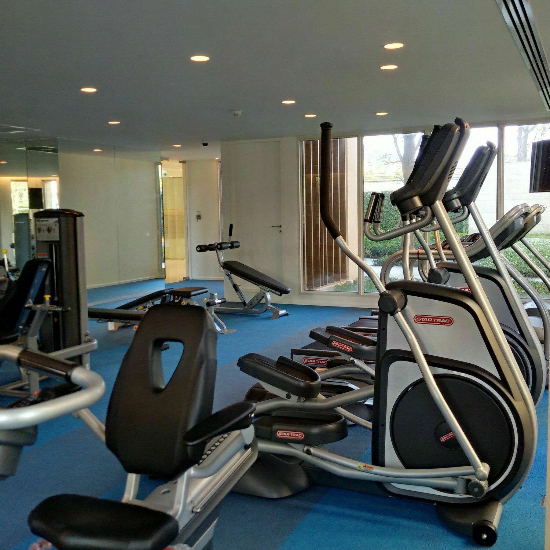Huahin Luxury Beachfront Condo By Ml Экстерьер фото